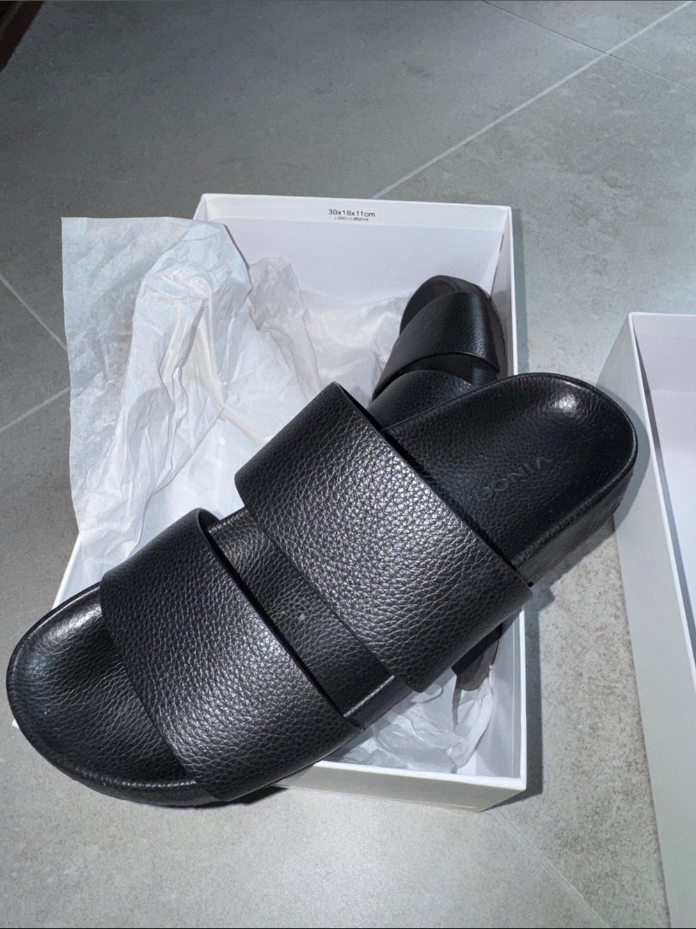 Vince Women’s Size 7 Black Leather Double-Strap Slide - Picture 9 of 10